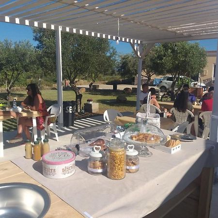 B&B Gli Ulivi SantʼAnna Arresi Kültér fotó