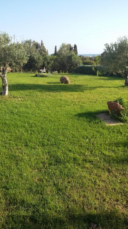 B&B Gli Ulivi SantʼAnna Arresi Kültér fotó