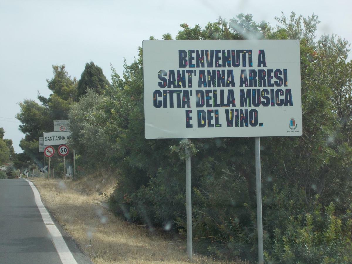 B&B Gli Ulivi SantʼAnna Arresi Kültér fotó