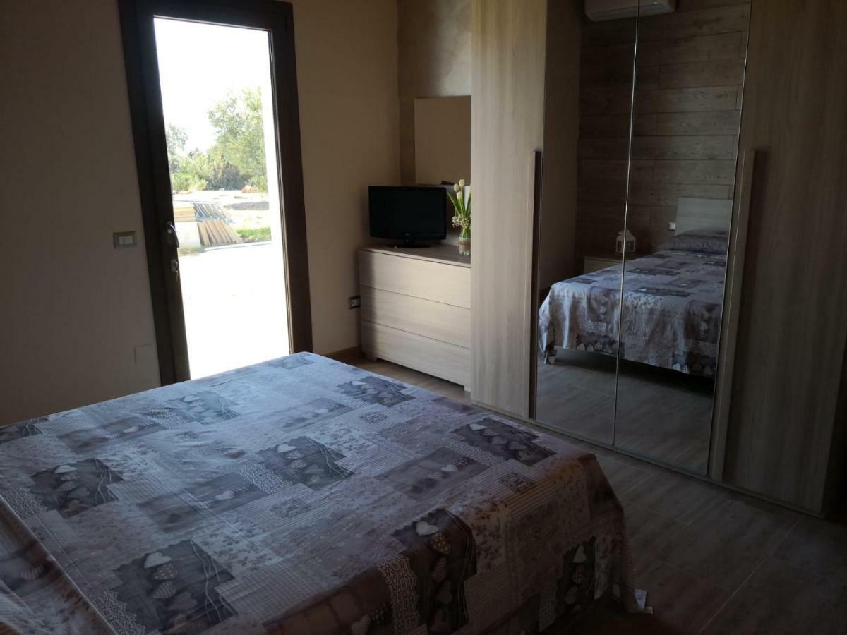 B&B Gli Ulivi SantʼAnna Arresi Kültér fotó