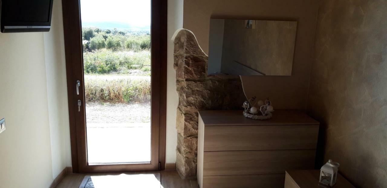 B&B Gli Ulivi SantʼAnna Arresi Kültér fotó